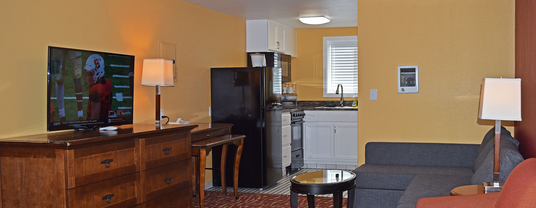 Dew Drop Inn Kitchen Suite