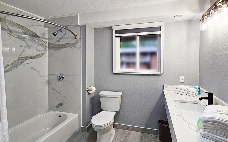 1 king deluxe - bath