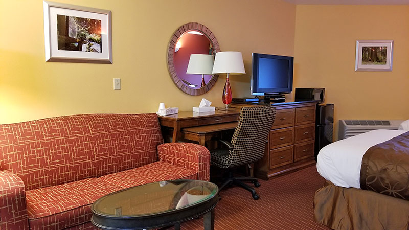 2 Deluxe Bed Motel Room desk and tv
