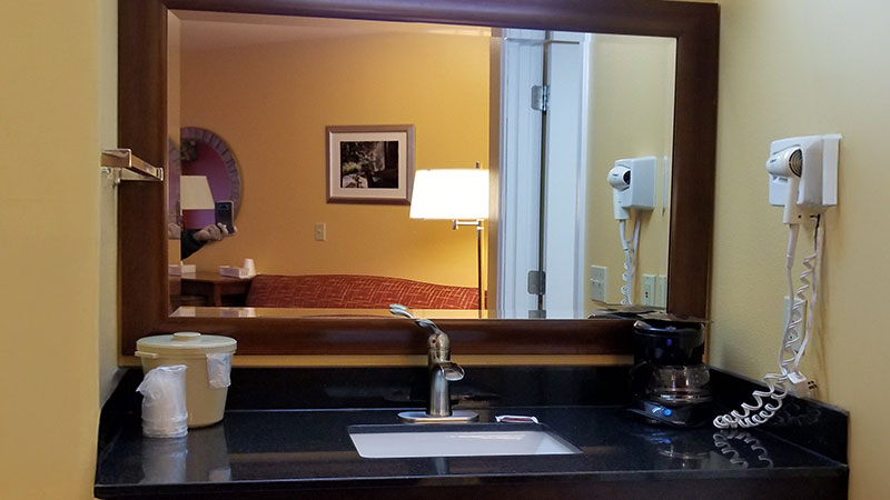 2 Deluxe Bed Motel Room sink