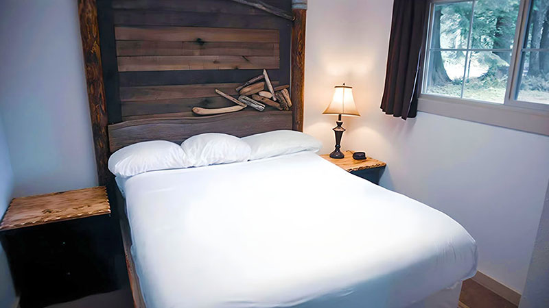 Dirftwood Cabin Bedroom