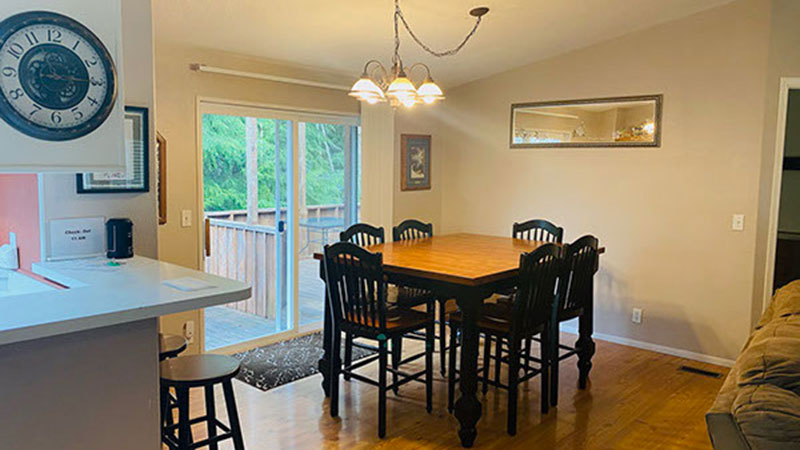 Guest House dining room