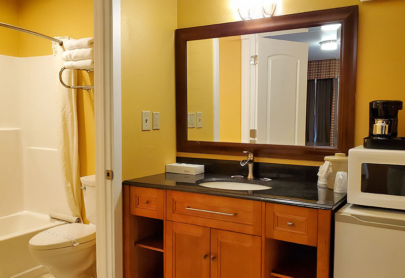 King Deluxe bathroom