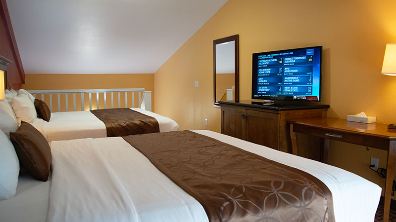 2 king beds upstairs