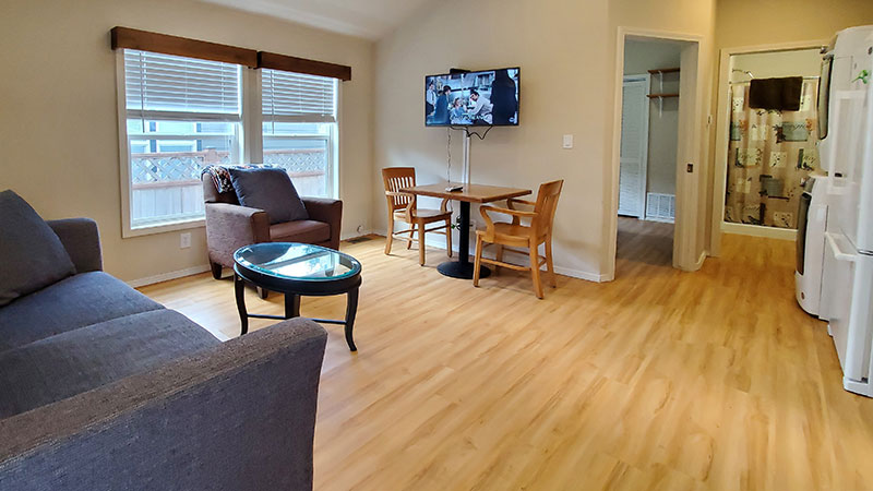 Pacific Cabin greatroom TV