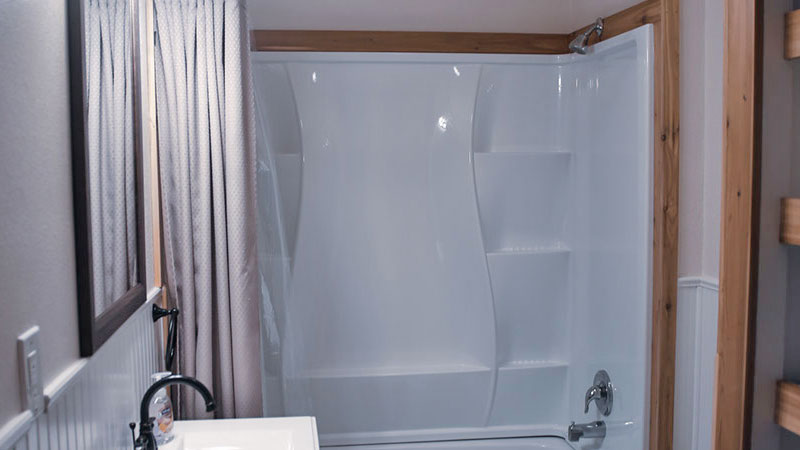 Whale Cabin bathroom