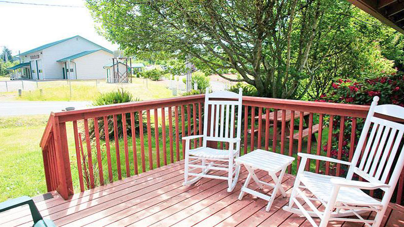 Whale Cabin porch