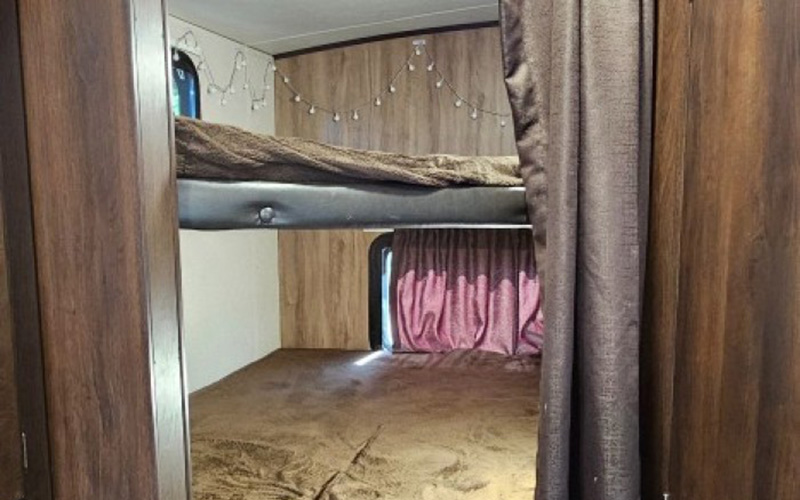 Dew Drop Inn Trailer bunks