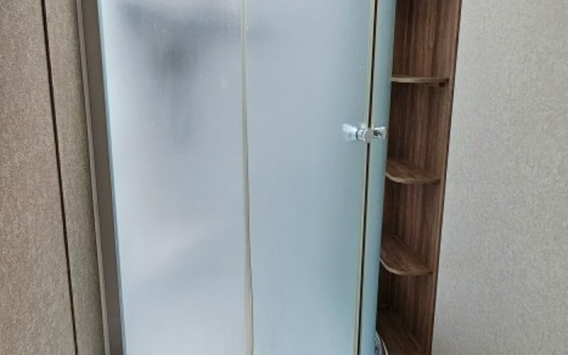 Dew Drop Inn Trailer shower